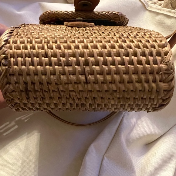 Bali Rattan Purse - Picture 2 of 7